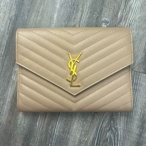 YSL SAINT LAURENT CASSANDRE MATELASSÉ FLAP POUCH